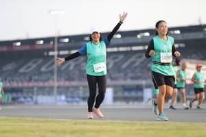 BIB: 6881, 52780, 50914
                            <button type="button" onclick="openModal(10573543)" class="btn btn-primary btn-sm float-right btn-popup" data-toggle="modal" data-target=".modal-high-quality">
                        <i class="fas fa-shopping-cart"></i> Add to Cart
                    </button>
                                            <button type="button" onclick="isThisMe(10573543, true)" class="btn btn-success btn-sm float-right btn-popup btn-isme hidden" data-toggle="tooltip" data-placement="bottom" title="นี่คือรูปของคุณใช่ไหม คลิกที่นี่เพื่อเอาเข้าอัลบั้ม">
                        <i class="fas fa-plus"></i> Add to album
                    </button>
                    <button type="button" onclick="isThisMe(10573543, false)" class="btn btn-warning btn-sm float-right btn-popup btn-isnotme hidden">
                        <i class="fas fa-ban"></i> Remove from album
                    </button>