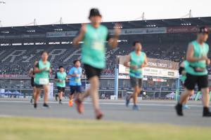 BIB: 
                            <button type="button" onclick="openModal(10573687)" class="btn btn-primary btn-sm float-right btn-popup" data-toggle="modal" data-target=".modal-high-quality">
                        <i class="fas fa-shopping-cart"></i> Add to Cart
                    </button>
                                            <button type="button" onclick="isThisMe(10573687, true)" class="btn btn-success btn-sm float-right btn-popup btn-isme hidden" data-toggle="tooltip" data-placement="bottom" title="นี่คือรูปของคุณใช่ไหม คลิกที่นี่เพื่อเอาเข้าอัลบั้ม">
                        <i class="fas fa-plus"></i> Add to album
                    </button>
                    <button type="button" onclick="isThisMe(10573687, false)" class="btn btn-warning btn-sm float-right btn-popup btn-isnotme hidden">
                        <i class="fas fa-ban"></i> Remove from album
                    </button>