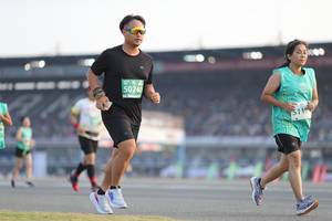 BIB: 50240, 5119
                            <button type="button" onclick="openModal(10573552)" class="btn btn-primary btn-sm float-right btn-popup" data-toggle="modal" data-target=".modal-high-quality">
                        <i class="fas fa-shopping-cart"></i> Add to Cart
                    </button>
                                            <button type="button" onclick="isThisMe(10573552, true)" class="btn btn-success btn-sm float-right btn-popup btn-isme hidden" data-toggle="tooltip" data-placement="bottom" title="นี่คือรูปของคุณใช่ไหม คลิกที่นี่เพื่อเอาเข้าอัลบั้ม">
                        <i class="fas fa-plus"></i> Add to album
                    </button>
                    <button type="button" onclick="isThisMe(10573552, false)" class="btn btn-warning btn-sm float-right btn-popup btn-isnotme hidden">
                        <i class="fas fa-ban"></i> Remove from album
                    </button>