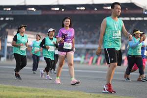 BIB: 5030, 50683, 3237, 3211
                            <button type="button" onclick="openModal(10574868)" class="btn btn-primary btn-sm float-right btn-popup" data-toggle="modal" data-target=".modal-high-quality">
                        <i class="fas fa-shopping-cart"></i> Add to Cart
                    </button>
                                            <button type="button" onclick="isThisMe(10574868, true)" class="btn btn-success btn-sm float-right btn-popup btn-isme hidden" data-toggle="tooltip" data-placement="bottom" title="นี่คือรูปของคุณใช่ไหม คลิกที่นี่เพื่อเอาเข้าอัลบั้ม">
                        <i class="fas fa-plus"></i> Add to album
                    </button>
                    <button type="button" onclick="isThisMe(10574868, false)" class="btn btn-warning btn-sm float-right btn-popup btn-isnotme hidden">
                        <i class="fas fa-ban"></i> Remove from album
                    </button>