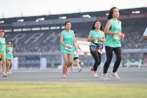 BIB: 100, 70262
                            <button type="button" onclick="openModal(10574164)" class="btn btn-primary btn-sm float-right btn-popup" data-toggle="modal" data-target=".modal-high-quality">
                        <i class="fas fa-shopping-cart"></i> Add to Cart
                    </button>
                                            <button type="button" onclick="isThisMe(10574164, true)" class="btn btn-success btn-sm float-right btn-popup btn-isme hidden" data-toggle="tooltip" data-placement="bottom" title="นี่คือรูปของคุณใช่ไหม คลิกที่นี่เพื่อเอาเข้าอัลบั้ม">
                        <i class="fas fa-plus"></i> Add to album
                    </button>
                    <button type="button" onclick="isThisMe(10574164, false)" class="btn btn-warning btn-sm float-right btn-popup btn-isnotme hidden">
                        <i class="fas fa-ban"></i> Remove from album
                    </button>