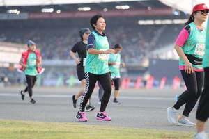 BIB: 5089
                            <button type="button" onclick="openModal(10574587)" class="btn btn-primary btn-sm float-right btn-popup" data-toggle="modal" data-target=".modal-high-quality">
                        <i class="fas fa-shopping-cart"></i> Add to Cart
                    </button>
                                            <button type="button" onclick="isThisMe(10574587, true)" class="btn btn-success btn-sm float-right btn-popup btn-isme hidden" data-toggle="tooltip" data-placement="bottom" title="นี่คือรูปของคุณใช่ไหม คลิกที่นี่เพื่อเอาเข้าอัลบั้ม">
                        <i class="fas fa-plus"></i> Add to album
                    </button>
                    <button type="button" onclick="isThisMe(10574587, false)" class="btn btn-warning btn-sm float-right btn-popup btn-isnotme hidden">
                        <i class="fas fa-ban"></i> Remove from album
                    </button>