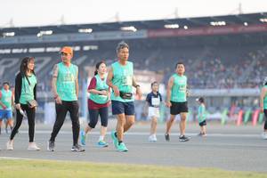 BIB: 5167
                            <button type="button" onclick="openModal(10575166)" class="btn btn-primary btn-sm float-right btn-popup" data-toggle="modal" data-target=".modal-high-quality">
                        <i class="fas fa-shopping-cart"></i> Add to Cart
                    </button>
                                            <button type="button" onclick="isThisMe(10575166, true)" class="btn btn-success btn-sm float-right btn-popup btn-isme hidden" data-toggle="tooltip" data-placement="bottom" title="นี่คือรูปของคุณใช่ไหม คลิกที่นี่เพื่อเอาเข้าอัลบั้ม">
                        <i class="fas fa-plus"></i> Add to album
                    </button>
                    <button type="button" onclick="isThisMe(10575166, false)" class="btn btn-warning btn-sm float-right btn-popup btn-isnotme hidden">
                        <i class="fas fa-ban"></i> Remove from album
                    </button>