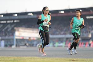 BIB: 5229
                            <button type="button" onclick="openModal(10573620)" class="btn btn-primary btn-sm float-right btn-popup" data-toggle="modal" data-target=".modal-high-quality">
                        <i class="fas fa-shopping-cart"></i> Add to Cart
                    </button>
                                            <button type="button" onclick="isThisMe(10573620, true)" class="btn btn-success btn-sm float-right btn-popup btn-isme hidden" data-toggle="tooltip" data-placement="bottom" title="นี่คือรูปของคุณใช่ไหม คลิกที่นี่เพื่อเอาเข้าอัลบั้ม">
                        <i class="fas fa-plus"></i> Add to album
                    </button>
                    <button type="button" onclick="isThisMe(10573620, false)" class="btn btn-warning btn-sm float-right btn-popup btn-isnotme hidden">
                        <i class="fas fa-ban"></i> Remove from album
                    </button>