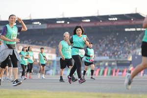 BIB: 51795, 132
                            <button type="button" onclick="openModal(10574199)" class="btn btn-primary btn-sm float-right btn-popup" data-toggle="modal" data-target=".modal-high-quality">
                        <i class="fas fa-shopping-cart"></i> Add to Cart
                    </button>
                                            <button type="button" onclick="isThisMe(10574199, true)" class="btn btn-success btn-sm float-right btn-popup btn-isme hidden" data-toggle="tooltip" data-placement="bottom" title="นี่คือรูปของคุณใช่ไหม คลิกที่นี่เพื่อเอาเข้าอัลบั้ม">
                        <i class="fas fa-plus"></i> Add to album
                    </button>
                    <button type="button" onclick="isThisMe(10574199, false)" class="btn btn-warning btn-sm float-right btn-popup btn-isnotme hidden">
                        <i class="fas fa-ban"></i> Remove from album
                    </button>