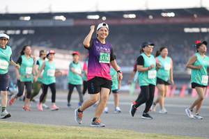 BIB: 5178, 3049
                            <button type="button" onclick="openModal(10575074)" class="btn btn-primary btn-sm float-right btn-popup" data-toggle="modal" data-target=".modal-high-quality">
                        <i class="fas fa-shopping-cart"></i> Add to Cart
                    </button>
                                            <button type="button" onclick="isThisMe(10575074, true)" class="btn btn-success btn-sm float-right btn-popup btn-isme hidden" data-toggle="tooltip" data-placement="bottom" title="นี่คือรูปของคุณใช่ไหม คลิกที่นี่เพื่อเอาเข้าอัลบั้ม">
                        <i class="fas fa-plus"></i> Add to album
                    </button>
                    <button type="button" onclick="isThisMe(10575074, false)" class="btn btn-warning btn-sm float-right btn-popup btn-isnotme hidden">
                        <i class="fas fa-ban"></i> Remove from album
                    </button>