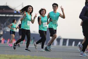 BIB: 5193, 524, 5239
                            <button type="button" onclick="openModal(10574189)" class="btn btn-primary btn-sm float-right btn-popup" data-toggle="modal" data-target=".modal-high-quality">
                        <i class="fas fa-shopping-cart"></i> Add to Cart
                    </button>
                                            <button type="button" onclick="isThisMe(10574189, true)" class="btn btn-success btn-sm float-right btn-popup btn-isme hidden" data-toggle="tooltip" data-placement="bottom" title="นี่คือรูปของคุณใช่ไหม คลิกที่นี่เพื่อเอาเข้าอัลบั้ม">
                        <i class="fas fa-plus"></i> Add to album
                    </button>
                    <button type="button" onclick="isThisMe(10574189, false)" class="btn btn-warning btn-sm float-right btn-popup btn-isnotme hidden">
                        <i class="fas fa-ban"></i> Remove from album
                    </button>