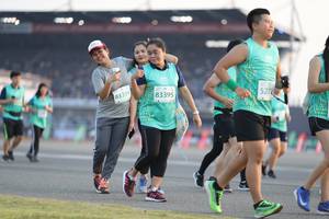 BIB: 83399, 83395, 527
                            <button type="button" onclick="openModal(10574886)" class="btn btn-primary btn-sm float-right btn-popup" data-toggle="modal" data-target=".modal-high-quality">
                        <i class="fas fa-shopping-cart"></i> Add to Cart
                    </button>
                                            <button type="button" onclick="isThisMe(10574886, true)" class="btn btn-success btn-sm float-right btn-popup btn-isme hidden" data-toggle="tooltip" data-placement="bottom" title="นี่คือรูปของคุณใช่ไหม คลิกที่นี่เพื่อเอาเข้าอัลบั้ม">
                        <i class="fas fa-plus"></i> Add to album
                    </button>
                    <button type="button" onclick="isThisMe(10574886, false)" class="btn btn-warning btn-sm float-right btn-popup btn-isnotme hidden">
                        <i class="fas fa-ban"></i> Remove from album
                    </button>