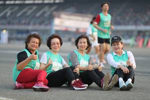 BIB: 50730, 533
                            <button type="button" onclick="openModal(10575579)" class="btn btn-primary btn-sm float-right btn-popup" data-toggle="modal" data-target=".modal-high-quality">
                        <i class="fas fa-shopping-cart"></i> Add to Cart
                    </button>
                                            <button type="button" onclick="isThisMe(10575579, true)" class="btn btn-success btn-sm float-right btn-popup btn-isme hidden" data-toggle="tooltip" data-placement="bottom" title="นี่คือรูปของคุณใช่ไหม คลิกที่นี่เพื่อเอาเข้าอัลบั้ม">
                        <i class="fas fa-plus"></i> Add to album
                    </button>
                    <button type="button" onclick="isThisMe(10575579, false)" class="btn btn-warning btn-sm float-right btn-popup btn-isnotme hidden">
                        <i class="fas fa-ban"></i> Remove from album
                    </button>