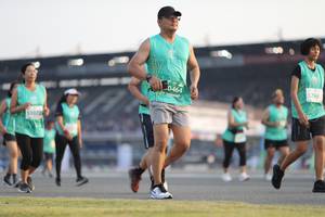 BIB: 5286, 0464, 51072
                            <button type="button" onclick="openModal(10574060)" class="btn btn-primary btn-sm float-right btn-popup" data-toggle="modal" data-target=".modal-high-quality">
                        <i class="fas fa-shopping-cart"></i> Add to Cart
                    </button>
                                            <button type="button" onclick="isThisMe(10574060, true)" class="btn btn-success btn-sm float-right btn-popup btn-isme hidden" data-toggle="tooltip" data-placement="bottom" title="นี่คือรูปของคุณใช่ไหม คลิกที่นี่เพื่อเอาเข้าอัลบั้ม">
                        <i class="fas fa-plus"></i> Add to album
                    </button>
                    <button type="button" onclick="isThisMe(10574060, false)" class="btn btn-warning btn-sm float-right btn-popup btn-isnotme hidden">
                        <i class="fas fa-ban"></i> Remove from album
                    </button>