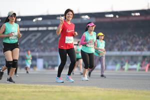 BIB: 100, 2546, 52547, 871
                            <button type="button" onclick="openModal(10573703)" class="btn btn-primary btn-sm float-right btn-popup" data-toggle="modal" data-target=".modal-high-quality">
                        <i class="fas fa-shopping-cart"></i> Add to Cart
                    </button>
                                            <button type="button" onclick="isThisMe(10573703, true)" class="btn btn-success btn-sm float-right btn-popup btn-isme hidden" data-toggle="tooltip" data-placement="bottom" title="นี่คือรูปของคุณใช่ไหม คลิกที่นี่เพื่อเอาเข้าอัลบั้ม">
                        <i class="fas fa-plus"></i> Add to album
                    </button>
                    <button type="button" onclick="isThisMe(10573703, false)" class="btn btn-warning btn-sm float-right btn-popup btn-isnotme hidden">
                        <i class="fas fa-ban"></i> Remove from album
                    </button>