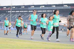 BIB: 5274, 51972, 5315
                            <button type="button" onclick="openModal(10574734)" class="btn btn-primary btn-sm float-right btn-popup" data-toggle="modal" data-target=".modal-high-quality">
                        <i class="fas fa-shopping-cart"></i> Add to Cart
                    </button>
                                            <button type="button" onclick="isThisMe(10574734, true)" class="btn btn-success btn-sm float-right btn-popup btn-isme hidden" data-toggle="tooltip" data-placement="bottom" title="นี่คือรูปของคุณใช่ไหม คลิกที่นี่เพื่อเอาเข้าอัลบั้ม">
                        <i class="fas fa-plus"></i> Add to album
                    </button>
                    <button type="button" onclick="isThisMe(10574734, false)" class="btn btn-warning btn-sm float-right btn-popup btn-isnotme hidden">
                        <i class="fas fa-ban"></i> Remove from album
                    </button>