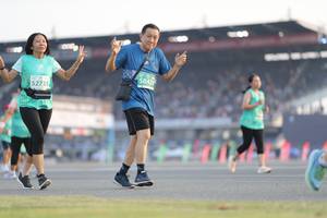 BIB: 5042, 52735
                            <button type="button" onclick="openModal(10574310)" class="btn btn-primary btn-sm float-right btn-popup" data-toggle="modal" data-target=".modal-high-quality">
                        <i class="fas fa-shopping-cart"></i> Add to Cart
                    </button>
                                            <button type="button" onclick="isThisMe(10574310, true)" class="btn btn-success btn-sm float-right btn-popup btn-isme hidden" data-toggle="tooltip" data-placement="bottom" title="นี่คือรูปของคุณใช่ไหม คลิกที่นี่เพื่อเอาเข้าอัลบั้ม">
                        <i class="fas fa-plus"></i> Add to album
                    </button>
                    <button type="button" onclick="isThisMe(10574310, false)" class="btn btn-warning btn-sm float-right btn-popup btn-isnotme hidden">
                        <i class="fas fa-ban"></i> Remove from album
                    </button>