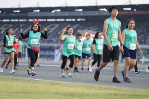 BIB: 52920, 50805, 52439, 5288
                            <button type="button" onclick="openModal(10575094)" class="btn btn-primary btn-sm float-right btn-popup" data-toggle="modal" data-target=".modal-high-quality">
                        <i class="fas fa-shopping-cart"></i> Add to Cart
                    </button>
                                            <button type="button" onclick="isThisMe(10575094, true)" class="btn btn-success btn-sm float-right btn-popup btn-isme hidden" data-toggle="tooltip" data-placement="bottom" title="นี่คือรูปของคุณใช่ไหม คลิกที่นี่เพื่อเอาเข้าอัลบั้ม">
                        <i class="fas fa-plus"></i> Add to album
                    </button>
                    <button type="button" onclick="isThisMe(10575094, false)" class="btn btn-warning btn-sm float-right btn-popup btn-isnotme hidden">
                        <i class="fas fa-ban"></i> Remove from album
                    </button>