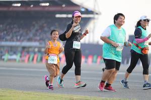 BIB: 3322, 5105, 5081
                            <button type="button" onclick="openModal(10574686)" class="btn btn-primary btn-sm float-right btn-popup" data-toggle="modal" data-target=".modal-high-quality">
                        <i class="fas fa-shopping-cart"></i> Add to Cart
                    </button>
                                            <button type="button" onclick="isThisMe(10574686, true)" class="btn btn-success btn-sm float-right btn-popup btn-isme hidden" data-toggle="tooltip" data-placement="bottom" title="นี่คือรูปของคุณใช่ไหม คลิกที่นี่เพื่อเอาเข้าอัลบั้ม">
                        <i class="fas fa-plus"></i> Add to album
                    </button>
                    <button type="button" onclick="isThisMe(10574686, false)" class="btn btn-warning btn-sm float-right btn-popup btn-isnotme hidden">
                        <i class="fas fa-ban"></i> Remove from album
                    </button>