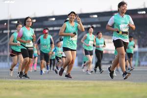 BIB: 52502, 0801
                            <button type="button" onclick="openModal(10573924)" class="btn btn-primary btn-sm float-right btn-popup" data-toggle="modal" data-target=".modal-high-quality">
                        <i class="fas fa-shopping-cart"></i> Add to Cart
                    </button>
                                            <button type="button" onclick="isThisMe(10573924, true)" class="btn btn-success btn-sm float-right btn-popup btn-isme hidden" data-toggle="tooltip" data-placement="bottom" title="นี่คือรูปของคุณใช่ไหม คลิกที่นี่เพื่อเอาเข้าอัลบั้ม">
                        <i class="fas fa-plus"></i> Add to album
                    </button>
                    <button type="button" onclick="isThisMe(10573924, false)" class="btn btn-warning btn-sm float-right btn-popup btn-isnotme hidden">
                        <i class="fas fa-ban"></i> Remove from album
                    </button>