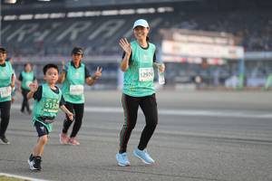 BIB: 52974, 512, 51526
                            <button type="button" onclick="openModal(10575406)" class="btn btn-primary btn-sm float-right btn-popup" data-toggle="modal" data-target=".modal-high-quality">
                        <i class="fas fa-shopping-cart"></i> Add to Cart
                    </button>
                                            <button type="button" onclick="isThisMe(10575406, true)" class="btn btn-success btn-sm float-right btn-popup btn-isme hidden" data-toggle="tooltip" data-placement="bottom" title="นี่คือรูปของคุณใช่ไหม คลิกที่นี่เพื่อเอาเข้าอัลบั้ม">
                        <i class="fas fa-plus"></i> Add to album
                    </button>
                    <button type="button" onclick="isThisMe(10575406, false)" class="btn btn-warning btn-sm float-right btn-popup btn-isnotme hidden">
                        <i class="fas fa-ban"></i> Remove from album
                    </button>