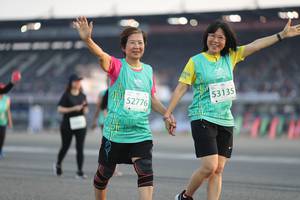 BIB: 53135, 52776
                            <button type="button" onclick="openModal(10575433)" class="btn btn-primary btn-sm float-right btn-popup" data-toggle="modal" data-target=".modal-high-quality">
                        <i class="fas fa-shopping-cart"></i> Add to Cart
                    </button>
                                            <button type="button" onclick="isThisMe(10575433, true)" class="btn btn-success btn-sm float-right btn-popup btn-isme hidden" data-toggle="tooltip" data-placement="bottom" title="นี่คือรูปของคุณใช่ไหม คลิกที่นี่เพื่อเอาเข้าอัลบั้ม">
                        <i class="fas fa-plus"></i> Add to album
                    </button>
                    <button type="button" onclick="isThisMe(10575433, false)" class="btn btn-warning btn-sm float-right btn-popup btn-isnotme hidden">
                        <i class="fas fa-ban"></i> Remove from album
                    </button>