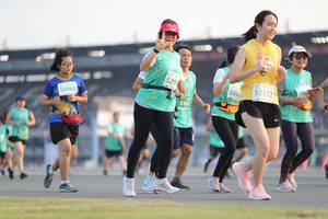 BIB: 51172, 508, 5052, 529, 50968, 160, 
                            <button type="button" onclick="openModal(10573867)" class="btn btn-primary btn-sm float-right btn-popup" data-toggle="modal" data-target=".modal-high-quality">
                        <i class="fas fa-shopping-cart"></i> Add to Cart
                    </button>
                                            <button type="button" onclick="isThisMe(10573867, true)" class="btn btn-success btn-sm float-right btn-popup btn-isme hidden" data-toggle="tooltip" data-placement="bottom" title="นี่คือรูปของคุณใช่ไหม คลิกที่นี่เพื่อเอาเข้าอัลบั้ม">
                        <i class="fas fa-plus"></i> Add to album
                    </button>
                    <button type="button" onclick="isThisMe(10573867, false)" class="btn btn-warning btn-sm float-right btn-popup btn-isnotme hidden">
                        <i class="fas fa-ban"></i> Remove from album
                    </button>