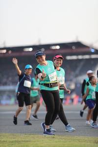 BIB: 5083, 087
                            <button type="button" onclick="openModal(10574861)" class="btn btn-primary btn-sm float-right btn-popup" data-toggle="modal" data-target=".modal-high-quality">
                        <i class="fas fa-shopping-cart"></i> Add to Cart
                    </button>
                                            <button type="button" onclick="isThisMe(10574861, true)" class="btn btn-success btn-sm float-right btn-popup btn-isme hidden" data-toggle="tooltip" data-placement="bottom" title="นี่คือรูปของคุณใช่ไหม คลิกที่นี่เพื่อเอาเข้าอัลบั้ม">
                        <i class="fas fa-plus"></i> Add to album
                    </button>
                    <button type="button" onclick="isThisMe(10574861, false)" class="btn btn-warning btn-sm float-right btn-popup btn-isnotme hidden">
                        <i class="fas fa-ban"></i> Remove from album
                    </button>