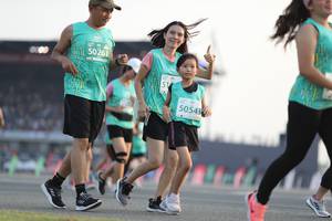 BIB: 50261, 50543
                            <button type="button" onclick="openModal(10574128)" class="btn btn-primary btn-sm float-right btn-popup" data-toggle="modal" data-target=".modal-high-quality">
                        <i class="fas fa-shopping-cart"></i> Add to Cart
                    </button>
                                            <button type="button" onclick="isThisMe(10574128, true)" class="btn btn-success btn-sm float-right btn-popup btn-isme hidden" data-toggle="tooltip" data-placement="bottom" title="นี่คือรูปของคุณใช่ไหม คลิกที่นี่เพื่อเอาเข้าอัลบั้ม">
                        <i class="fas fa-plus"></i> Add to album
                    </button>
                    <button type="button" onclick="isThisMe(10574128, false)" class="btn btn-warning btn-sm float-right btn-popup btn-isnotme hidden">
                        <i class="fas fa-ban"></i> Remove from album
                    </button>