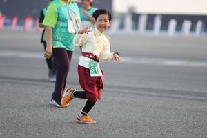 BIB: 
                            <button type="button" onclick="openModal(10575381)" class="btn btn-primary btn-sm float-right btn-popup" data-toggle="modal" data-target=".modal-high-quality">
                        <i class="fas fa-shopping-cart"></i> Add to Cart
                    </button>
                                            <button type="button" onclick="isThisMe(10575381, true)" class="btn btn-success btn-sm float-right btn-popup btn-isme hidden" data-toggle="tooltip" data-placement="bottom" title="นี่คือรูปของคุณใช่ไหม คลิกที่นี่เพื่อเอาเข้าอัลบั้ม">
                        <i class="fas fa-plus"></i> Add to album
                    </button>
                    <button type="button" onclick="isThisMe(10575381, false)" class="btn btn-warning btn-sm float-right btn-popup btn-isnotme hidden">
                        <i class="fas fa-ban"></i> Remove from album
                    </button>