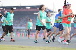 BIB: 5002, 2890, 502
                            <button type="button" onclick="openModal(10574380)" class="btn btn-primary btn-sm float-right btn-popup" data-toggle="modal" data-target=".modal-high-quality">
                        <i class="fas fa-shopping-cart"></i> Add to Cart
                    </button>
                                            <button type="button" onclick="isThisMe(10574380, true)" class="btn btn-success btn-sm float-right btn-popup btn-isme hidden" data-toggle="tooltip" data-placement="bottom" title="นี่คือรูปของคุณใช่ไหม คลิกที่นี่เพื่อเอาเข้าอัลบั้ม">
                        <i class="fas fa-plus"></i> Add to album
                    </button>
                    <button type="button" onclick="isThisMe(10574380, false)" class="btn btn-warning btn-sm float-right btn-popup btn-isnotme hidden">
                        <i class="fas fa-ban"></i> Remove from album
                    </button>