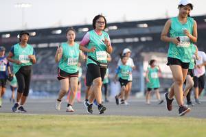 BIB: 2930, 50801, 1146, 1160
                            <button type="button" onclick="openModal(10573925)" class="btn btn-primary btn-sm float-right btn-popup" data-toggle="modal" data-target=".modal-high-quality">
                        <i class="fas fa-shopping-cart"></i> Add to Cart
                    </button>
                                            <button type="button" onclick="isThisMe(10573925, true)" class="btn btn-success btn-sm float-right btn-popup btn-isme hidden" data-toggle="tooltip" data-placement="bottom" title="นี่คือรูปของคุณใช่ไหม คลิกที่นี่เพื่อเอาเข้าอัลบั้ม">
                        <i class="fas fa-plus"></i> Add to album
                    </button>
                    <button type="button" onclick="isThisMe(10573925, false)" class="btn btn-warning btn-sm float-right btn-popup btn-isnotme hidden">
                        <i class="fas fa-ban"></i> Remove from album
                    </button>