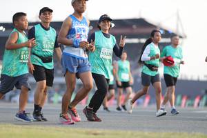 BIB: 51767, 53228, 5157
                            <button type="button" onclick="openModal(10574108)" class="btn btn-primary btn-sm float-right btn-popup" data-toggle="modal" data-target=".modal-high-quality">
                        <i class="fas fa-shopping-cart"></i> Add to Cart
                    </button>
                                            <button type="button" onclick="isThisMe(10574108, true)" class="btn btn-success btn-sm float-right btn-popup btn-isme hidden" data-toggle="tooltip" data-placement="bottom" title="นี่คือรูปของคุณใช่ไหม คลิกที่นี่เพื่อเอาเข้าอัลบั้ม">
                        <i class="fas fa-plus"></i> Add to album
                    </button>
                    <button type="button" onclick="isThisMe(10574108, false)" class="btn btn-warning btn-sm float-right btn-popup btn-isnotme hidden">
                        <i class="fas fa-ban"></i> Remove from album
                    </button>