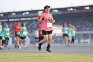 BIB: 506
                            <button type="button" onclick="openModal(10573811)" class="btn btn-primary btn-sm float-right btn-popup" data-toggle="modal" data-target=".modal-high-quality">
                        <i class="fas fa-shopping-cart"></i> Add to Cart
                    </button>
                                            <button type="button" onclick="isThisMe(10573811, true)" class="btn btn-success btn-sm float-right btn-popup btn-isme hidden" data-toggle="tooltip" data-placement="bottom" title="นี่คือรูปของคุณใช่ไหม คลิกที่นี่เพื่อเอาเข้าอัลบั้ม">
                        <i class="fas fa-plus"></i> Add to album
                    </button>
                    <button type="button" onclick="isThisMe(10573811, false)" class="btn btn-warning btn-sm float-right btn-popup btn-isnotme hidden">
                        <i class="fas fa-ban"></i> Remove from album
                    </button>