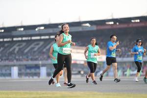 BIB: 0571
                            <button type="button" onclick="openModal(10573628)" class="btn btn-primary btn-sm float-right btn-popup" data-toggle="modal" data-target=".modal-high-quality">
                        <i class="fas fa-shopping-cart"></i> Add to Cart
                    </button>
                                            <button type="button" onclick="isThisMe(10573628, true)" class="btn btn-success btn-sm float-right btn-popup btn-isme hidden" data-toggle="tooltip" data-placement="bottom" title="นี่คือรูปของคุณใช่ไหม คลิกที่นี่เพื่อเอาเข้าอัลบั้ม">
                        <i class="fas fa-plus"></i> Add to album
                    </button>
                    <button type="button" onclick="isThisMe(10573628, false)" class="btn btn-warning btn-sm float-right btn-popup btn-isnotme hidden">
                        <i class="fas fa-ban"></i> Remove from album
                    </button>