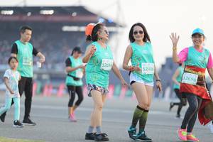 BIB: 1000, 52694, 52406, 52698
                            <button type="button" onclick="openModal(10575202)" class="btn btn-primary btn-sm float-right btn-popup" data-toggle="modal" data-target=".modal-high-quality">
                        <i class="fas fa-shopping-cart"></i> Add to Cart
                    </button>
                                            <button type="button" onclick="isThisMe(10575202, true)" class="btn btn-success btn-sm float-right btn-popup btn-isme hidden" data-toggle="tooltip" data-placement="bottom" title="นี่คือรูปของคุณใช่ไหม คลิกที่นี่เพื่อเอาเข้าอัลบั้ม">
                        <i class="fas fa-plus"></i> Add to album
                    </button>
                    <button type="button" onclick="isThisMe(10575202, false)" class="btn btn-warning btn-sm float-right btn-popup btn-isnotme hidden">
                        <i class="fas fa-ban"></i> Remove from album
                    </button>