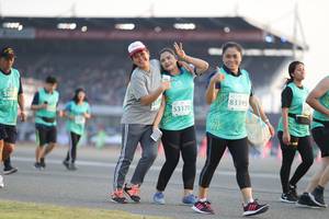 BIB: 520, 83395, 53170
                            <button type="button" onclick="openModal(10574889)" class="btn btn-primary btn-sm float-right btn-popup" data-toggle="modal" data-target=".modal-high-quality">
                        <i class="fas fa-shopping-cart"></i> Add to Cart
                    </button>
                                            <button type="button" onclick="isThisMe(10574889, true)" class="btn btn-success btn-sm float-right btn-popup btn-isme hidden" data-toggle="tooltip" data-placement="bottom" title="นี่คือรูปของคุณใช่ไหม คลิกที่นี่เพื่อเอาเข้าอัลบั้ม">
                        <i class="fas fa-plus"></i> Add to album
                    </button>
                    <button type="button" onclick="isThisMe(10574889, false)" class="btn btn-warning btn-sm float-right btn-popup btn-isnotme hidden">
                        <i class="fas fa-ban"></i> Remove from album
                    </button>