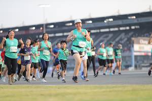 BIB: 3095, 80228, 1178, 2440
                            <button type="button" onclick="openModal(10573836)" class="btn btn-primary btn-sm float-right btn-popup" data-toggle="modal" data-target=".modal-high-quality">
                        <i class="fas fa-shopping-cart"></i> Add to Cart
                    </button>
                                            <button type="button" onclick="isThisMe(10573836, true)" class="btn btn-success btn-sm float-right btn-popup btn-isme hidden" data-toggle="tooltip" data-placement="bottom" title="นี่คือรูปของคุณใช่ไหม คลิกที่นี่เพื่อเอาเข้าอัลบั้ม">
                        <i class="fas fa-plus"></i> Add to album
                    </button>
                    <button type="button" onclick="isThisMe(10573836, false)" class="btn btn-warning btn-sm float-right btn-popup btn-isnotme hidden">
                        <i class="fas fa-ban"></i> Remove from album
                    </button>