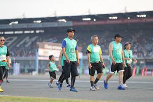 BIB: 5186, 53258
                            <button type="button" onclick="openModal(10575048)" class="btn btn-primary btn-sm float-right btn-popup" data-toggle="modal" data-target=".modal-high-quality">
                        <i class="fas fa-shopping-cart"></i> Add to Cart
                    </button>
                                            <button type="button" onclick="isThisMe(10575048, true)" class="btn btn-success btn-sm float-right btn-popup btn-isme hidden" data-toggle="tooltip" data-placement="bottom" title="นี่คือรูปของคุณใช่ไหม คลิกที่นี่เพื่อเอาเข้าอัลบั้ม">
                        <i class="fas fa-plus"></i> Add to album
                    </button>
                    <button type="button" onclick="isThisMe(10575048, false)" class="btn btn-warning btn-sm float-right btn-popup btn-isnotme hidden">
                        <i class="fas fa-ban"></i> Remove from album
                    </button>