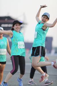 BIB: 52726, 53292
                            <button type="button" onclick="openModal(10575269)" class="btn btn-primary btn-sm float-right btn-popup" data-toggle="modal" data-target=".modal-high-quality">
                        <i class="fas fa-shopping-cart"></i> Add to Cart
                    </button>
                                            <button type="button" onclick="isThisMe(10575269, true)" class="btn btn-success btn-sm float-right btn-popup btn-isme hidden" data-toggle="tooltip" data-placement="bottom" title="นี่คือรูปของคุณใช่ไหม คลิกที่นี่เพื่อเอาเข้าอัลบั้ม">
                        <i class="fas fa-plus"></i> Add to album
                    </button>
                    <button type="button" onclick="isThisMe(10575269, false)" class="btn btn-warning btn-sm float-right btn-popup btn-isnotme hidden">
                        <i class="fas fa-ban"></i> Remove from album
                    </button>