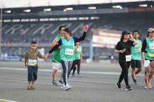 BIB: 526, 5009, 51048, 524, 513612
                            <button type="button" onclick="openModal(10575436)" class="btn btn-primary btn-sm float-right btn-popup" data-toggle="modal" data-target=".modal-high-quality">
                        <i class="fas fa-shopping-cart"></i> Add to Cart
                    </button>
                                            <button type="button" onclick="isThisMe(10575436, true)" class="btn btn-success btn-sm float-right btn-popup btn-isme hidden" data-toggle="tooltip" data-placement="bottom" title="นี่คือรูปของคุณใช่ไหม คลิกที่นี่เพื่อเอาเข้าอัลบั้ม">
                        <i class="fas fa-plus"></i> Add to album
                    </button>
                    <button type="button" onclick="isThisMe(10575436, false)" class="btn btn-warning btn-sm float-right btn-popup btn-isnotme hidden">
                        <i class="fas fa-ban"></i> Remove from album
                    </button>