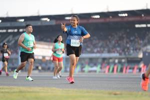 BIB: 53154, 519
                            <button type="button" onclick="openModal(10574052)" class="btn btn-primary btn-sm float-right btn-popup" data-toggle="modal" data-target=".modal-high-quality">
                        <i class="fas fa-shopping-cart"></i> Add to Cart
                    </button>
                                            <button type="button" onclick="isThisMe(10574052, true)" class="btn btn-success btn-sm float-right btn-popup btn-isme hidden" data-toggle="tooltip" data-placement="bottom" title="นี่คือรูปของคุณใช่ไหม คลิกที่นี่เพื่อเอาเข้าอัลบั้ม">
                        <i class="fas fa-plus"></i> Add to album
                    </button>
                    <button type="button" onclick="isThisMe(10574052, false)" class="btn btn-warning btn-sm float-right btn-popup btn-isnotme hidden">
                        <i class="fas fa-ban"></i> Remove from album
                    </button>