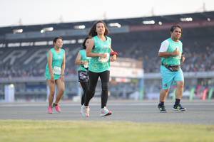 BIB: 52756
                            <button type="button" onclick="openModal(10574161)" class="btn btn-primary btn-sm float-right btn-popup" data-toggle="modal" data-target=".modal-high-quality">
                        <i class="fas fa-shopping-cart"></i> Add to Cart
                    </button>
                                            <button type="button" onclick="isThisMe(10574161, true)" class="btn btn-success btn-sm float-right btn-popup btn-isme hidden" data-toggle="tooltip" data-placement="bottom" title="นี่คือรูปของคุณใช่ไหม คลิกที่นี่เพื่อเอาเข้าอัลบั้ม">
                        <i class="fas fa-plus"></i> Add to album
                    </button>
                    <button type="button" onclick="isThisMe(10574161, false)" class="btn btn-warning btn-sm float-right btn-popup btn-isnotme hidden">
                        <i class="fas fa-ban"></i> Remove from album
                    </button>