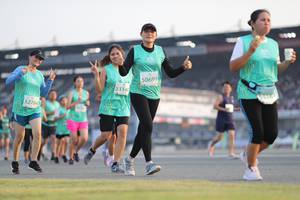 BIB: 50693, 5314, 52784
                            <button type="button" onclick="openModal(10573825)" class="btn btn-primary btn-sm float-right btn-popup" data-toggle="modal" data-target=".modal-high-quality">
                        <i class="fas fa-shopping-cart"></i> Add to Cart
                    </button>
                                            <button type="button" onclick="isThisMe(10573825, true)" class="btn btn-success btn-sm float-right btn-popup btn-isme hidden" data-toggle="tooltip" data-placement="bottom" title="นี่คือรูปของคุณใช่ไหม คลิกที่นี่เพื่อเอาเข้าอัลบั้ม">
                        <i class="fas fa-plus"></i> Add to album
                    </button>
                    <button type="button" onclick="isThisMe(10573825, false)" class="btn btn-warning btn-sm float-right btn-popup btn-isnotme hidden">
                        <i class="fas fa-ban"></i> Remove from album
                    </button>