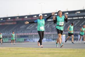 BIB: 5278, 509
                            <button type="button" onclick="openModal(10573540)" class="btn btn-primary btn-sm float-right btn-popup" data-toggle="modal" data-target=".modal-high-quality">
                        <i class="fas fa-shopping-cart"></i> Add to Cart
                    </button>
                                            <button type="button" onclick="isThisMe(10573540, true)" class="btn btn-success btn-sm float-right btn-popup btn-isme hidden" data-toggle="tooltip" data-placement="bottom" title="นี่คือรูปของคุณใช่ไหม คลิกที่นี่เพื่อเอาเข้าอัลบั้ม">
                        <i class="fas fa-plus"></i> Add to album
                    </button>
                    <button type="button" onclick="isThisMe(10573540, false)" class="btn btn-warning btn-sm float-right btn-popup btn-isnotme hidden">
                        <i class="fas fa-ban"></i> Remove from album
                    </button>