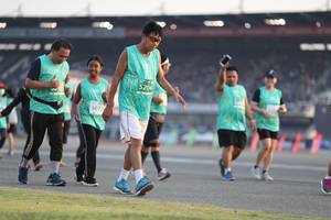 BIB: 52041, 5072
                            <button type="button" onclick="openModal(10574902)" class="btn btn-primary btn-sm float-right btn-popup" data-toggle="modal" data-target=".modal-high-quality">
                        <i class="fas fa-shopping-cart"></i> Add to Cart
                    </button>
                                            <button type="button" onclick="isThisMe(10574902, true)" class="btn btn-success btn-sm float-right btn-popup btn-isme hidden" data-toggle="tooltip" data-placement="bottom" title="นี่คือรูปของคุณใช่ไหม คลิกที่นี่เพื่อเอาเข้าอัลบั้ม">
                        <i class="fas fa-plus"></i> Add to album
                    </button>
                    <button type="button" onclick="isThisMe(10574902, false)" class="btn btn-warning btn-sm float-right btn-popup btn-isnotme hidden">
                        <i class="fas fa-ban"></i> Remove from album
                    </button>