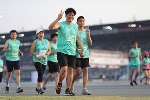 BIB: 52053
                            <button type="button" onclick="openModal(10573887)" class="btn btn-primary btn-sm float-right btn-popup" data-toggle="modal" data-target=".modal-high-quality">
                        <i class="fas fa-shopping-cart"></i> Add to Cart
                    </button>
                                            <button type="button" onclick="isThisMe(10573887, true)" class="btn btn-success btn-sm float-right btn-popup btn-isme hidden" data-toggle="tooltip" data-placement="bottom" title="นี่คือรูปของคุณใช่ไหม คลิกที่นี่เพื่อเอาเข้าอัลบั้ม">
                        <i class="fas fa-plus"></i> Add to album
                    </button>
                    <button type="button" onclick="isThisMe(10573887, false)" class="btn btn-warning btn-sm float-right btn-popup btn-isnotme hidden">
                        <i class="fas fa-ban"></i> Remove from album
                    </button>