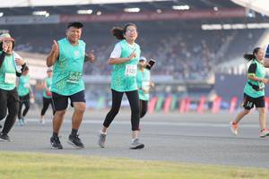 BIB: 5123, 5047, 3263
                            <button type="button" onclick="openModal(10574541)" class="btn btn-primary btn-sm float-right btn-popup" data-toggle="modal" data-target=".modal-high-quality">
                        <i class="fas fa-shopping-cart"></i> Add to Cart
                    </button>
                                            <button type="button" onclick="isThisMe(10574541, true)" class="btn btn-success btn-sm float-right btn-popup btn-isme hidden" data-toggle="tooltip" data-placement="bottom" title="นี่คือรูปของคุณใช่ไหม คลิกที่นี่เพื่อเอาเข้าอัลบั้ม">
                        <i class="fas fa-plus"></i> Add to album
                    </button>
                    <button type="button" onclick="isThisMe(10574541, false)" class="btn btn-warning btn-sm float-right btn-popup btn-isnotme hidden">
                        <i class="fas fa-ban"></i> Remove from album
                    </button>