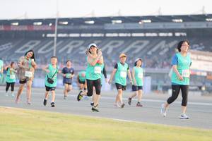 BIB: 831, 531
                            <button type="button" onclick="openModal(10574718)" class="btn btn-primary btn-sm float-right btn-popup" data-toggle="modal" data-target=".modal-high-quality">
                        <i class="fas fa-shopping-cart"></i> Add to Cart
                    </button>
                                            <button type="button" onclick="isThisMe(10574718, true)" class="btn btn-success btn-sm float-right btn-popup btn-isme hidden" data-toggle="tooltip" data-placement="bottom" title="นี่คือรูปของคุณใช่ไหม คลิกที่นี่เพื่อเอาเข้าอัลบั้ม">
                        <i class="fas fa-plus"></i> Add to album
                    </button>
                    <button type="button" onclick="isThisMe(10574718, false)" class="btn btn-warning btn-sm float-right btn-popup btn-isnotme hidden">
                        <i class="fas fa-ban"></i> Remove from album
                    </button>