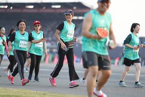 BIB: 8337, 3108, 83392
                            <button type="button" onclick="openModal(10574832)" class="btn btn-primary btn-sm float-right btn-popup" data-toggle="modal" data-target=".modal-high-quality">
                        <i class="fas fa-shopping-cart"></i> Add to Cart
                    </button>
                                            <button type="button" onclick="isThisMe(10574832, true)" class="btn btn-success btn-sm float-right btn-popup btn-isme hidden" data-toggle="tooltip" data-placement="bottom" title="นี่คือรูปของคุณใช่ไหม คลิกที่นี่เพื่อเอาเข้าอัลบั้ม">
                        <i class="fas fa-plus"></i> Add to album
                    </button>
                    <button type="button" onclick="isThisMe(10574832, false)" class="btn btn-warning btn-sm float-right btn-popup btn-isnotme hidden">
                        <i class="fas fa-ban"></i> Remove from album
                    </button>