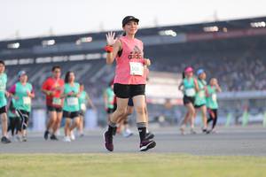 BIB: 506
                            <button type="button" onclick="openModal(10573809)" class="btn btn-primary btn-sm float-right btn-popup" data-toggle="modal" data-target=".modal-high-quality">
                        <i class="fas fa-shopping-cart"></i> Add to Cart
                    </button>
                                            <button type="button" onclick="isThisMe(10573809, true)" class="btn btn-success btn-sm float-right btn-popup btn-isme hidden" data-toggle="tooltip" data-placement="bottom" title="นี่คือรูปของคุณใช่ไหม คลิกที่นี่เพื่อเอาเข้าอัลบั้ม">
                        <i class="fas fa-plus"></i> Add to album
                    </button>
                    <button type="button" onclick="isThisMe(10573809, false)" class="btn btn-warning btn-sm float-right btn-popup btn-isnotme hidden">
                        <i class="fas fa-ban"></i> Remove from album
                    </button>