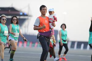 BIB: 569
                            <button type="button" onclick="openModal(10575199)" class="btn btn-primary btn-sm float-right btn-popup" data-toggle="modal" data-target=".modal-high-quality">
                        <i class="fas fa-shopping-cart"></i> Add to Cart
                    </button>
                                            <button type="button" onclick="isThisMe(10575199, true)" class="btn btn-success btn-sm float-right btn-popup btn-isme hidden" data-toggle="tooltip" data-placement="bottom" title="นี่คือรูปของคุณใช่ไหม คลิกที่นี่เพื่อเอาเข้าอัลบั้ม">
                        <i class="fas fa-plus"></i> Add to album
                    </button>
                    <button type="button" onclick="isThisMe(10575199, false)" class="btn btn-warning btn-sm float-right btn-popup btn-isnotme hidden">
                        <i class="fas fa-ban"></i> Remove from album
                    </button>