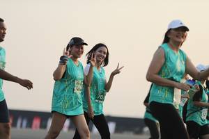 BIB: 096, 703
                            <button type="button" onclick="openModal(10574491)" class="btn btn-primary btn-sm float-right btn-popup" data-toggle="modal" data-target=".modal-high-quality">
                        <i class="fas fa-shopping-cart"></i> Add to Cart
                    </button>
                                            <button type="button" onclick="isThisMe(10574491, true)" class="btn btn-success btn-sm float-right btn-popup btn-isme hidden" data-toggle="tooltip" data-placement="bottom" title="นี่คือรูปของคุณใช่ไหม คลิกที่นี่เพื่อเอาเข้าอัลบั้ม">
                        <i class="fas fa-plus"></i> Add to album
                    </button>
                    <button type="button" onclick="isThisMe(10574491, false)" class="btn btn-warning btn-sm float-right btn-popup btn-isnotme hidden">
                        <i class="fas fa-ban"></i> Remove from album
                    </button>