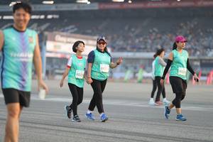 BIB: 802, 8023
                            <button type="button" onclick="openModal(10575514)" class="btn btn-primary btn-sm float-right btn-popup" data-toggle="modal" data-target=".modal-high-quality">
                        <i class="fas fa-shopping-cart"></i> Add to Cart
                    </button>
                                            <button type="button" onclick="isThisMe(10575514, true)" class="btn btn-success btn-sm float-right btn-popup btn-isme hidden" data-toggle="tooltip" data-placement="bottom" title="นี่คือรูปของคุณใช่ไหม คลิกที่นี่เพื่อเอาเข้าอัลบั้ม">
                        <i class="fas fa-plus"></i> Add to album
                    </button>
                    <button type="button" onclick="isThisMe(10575514, false)" class="btn btn-warning btn-sm float-right btn-popup btn-isnotme hidden">
                        <i class="fas fa-ban"></i> Remove from album
                    </button>